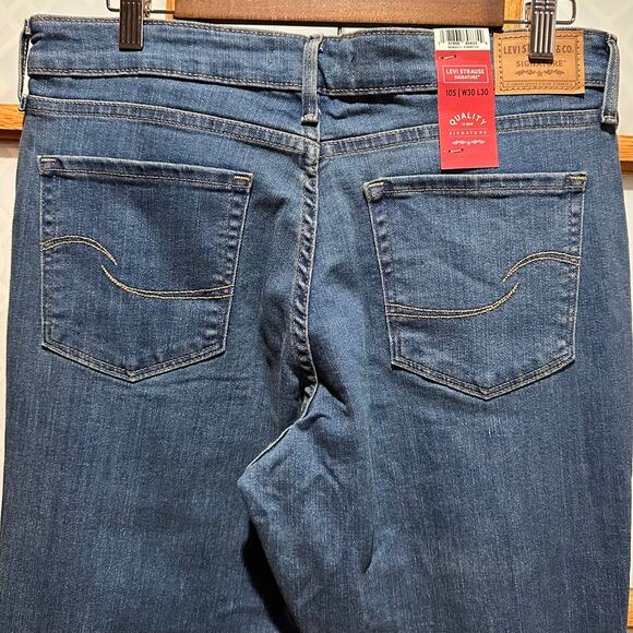 NWT! Levi Strauss Women’s Size 10S/W30/L30 Blue Denim Mid-Rise Bootcut Jean K663 - Picture 10 of 15